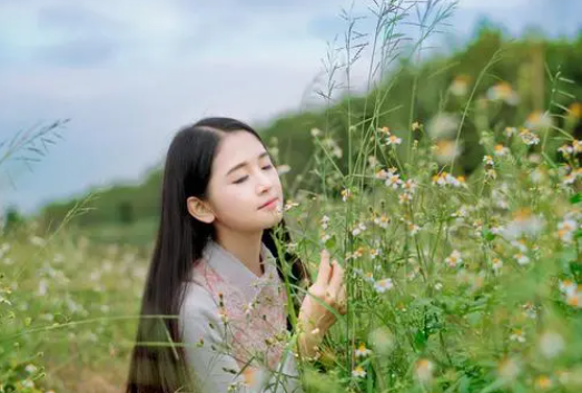 精品日日夜夜国产永久：别再纠结了，生活该继续